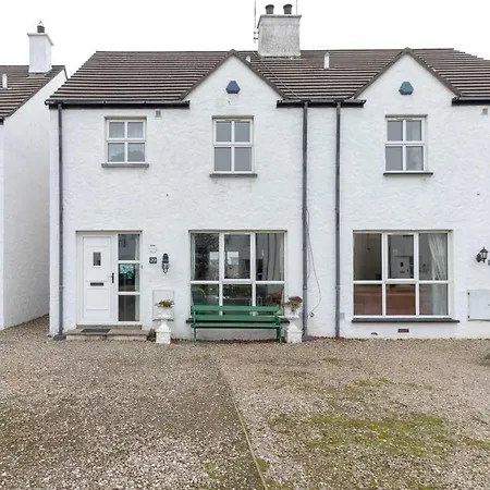 Strand Cottages Ballycastle Seafront Exterior photo